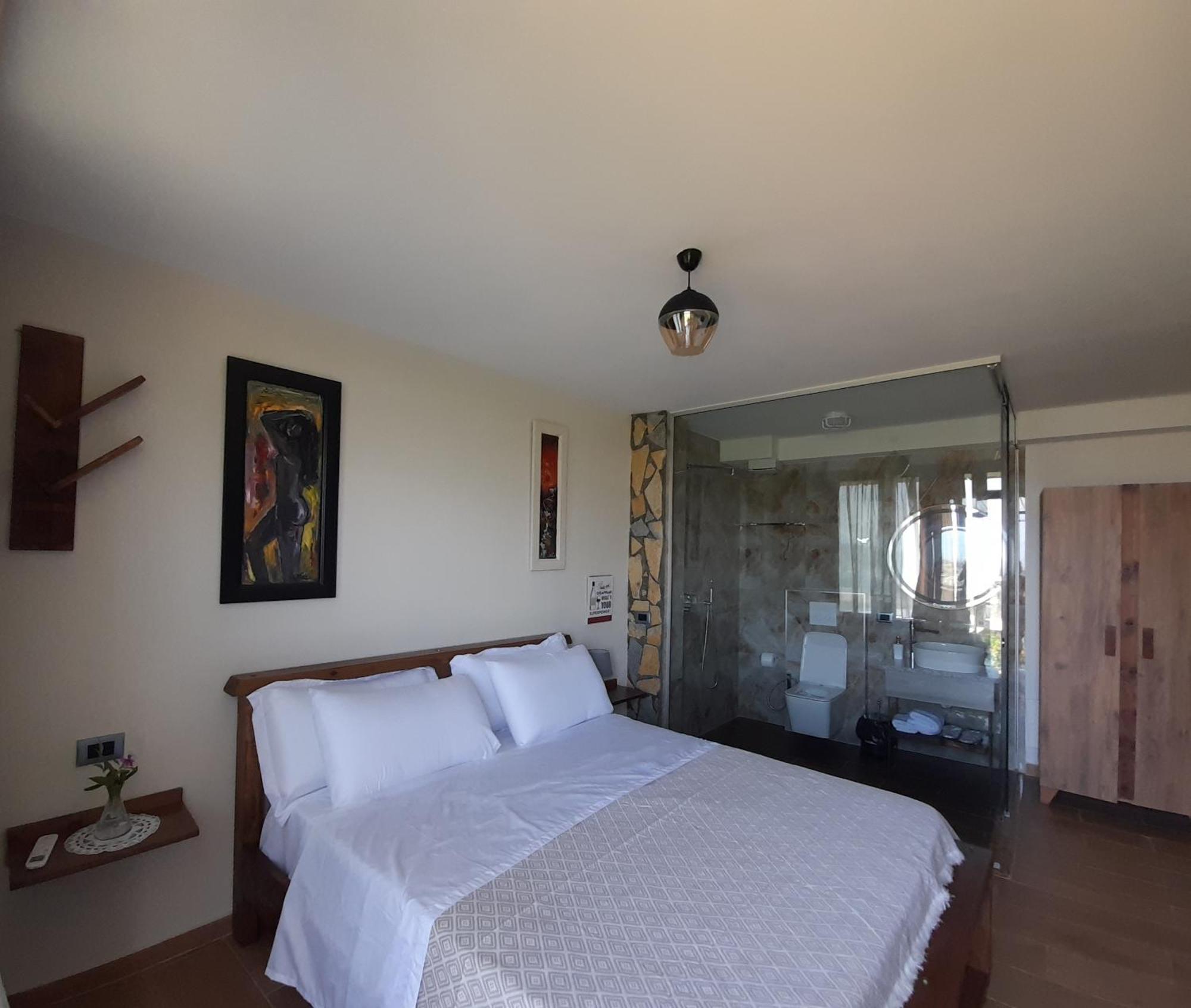 Vila Shehi Guesthouse And Winery Mucaj 외부 사진