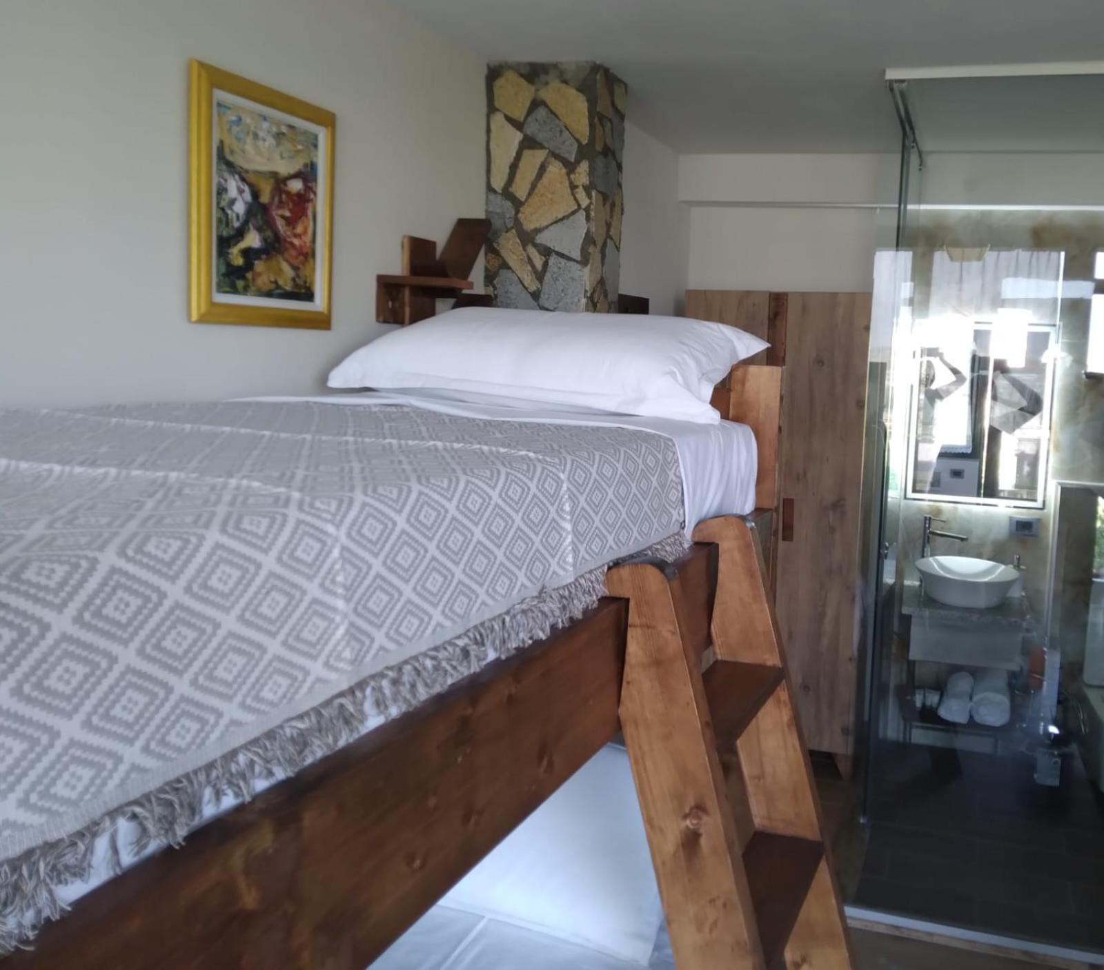Vila Shehi Guesthouse And Winery Mucaj 외부 사진