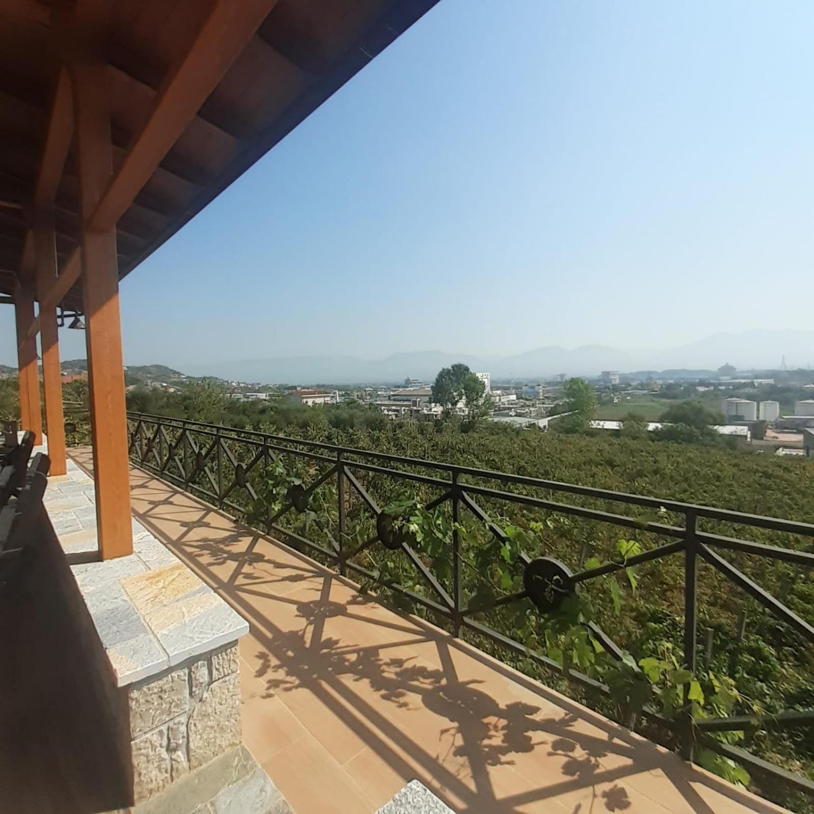 Vila Shehi Guesthouse And Winery Mucaj 외부 사진