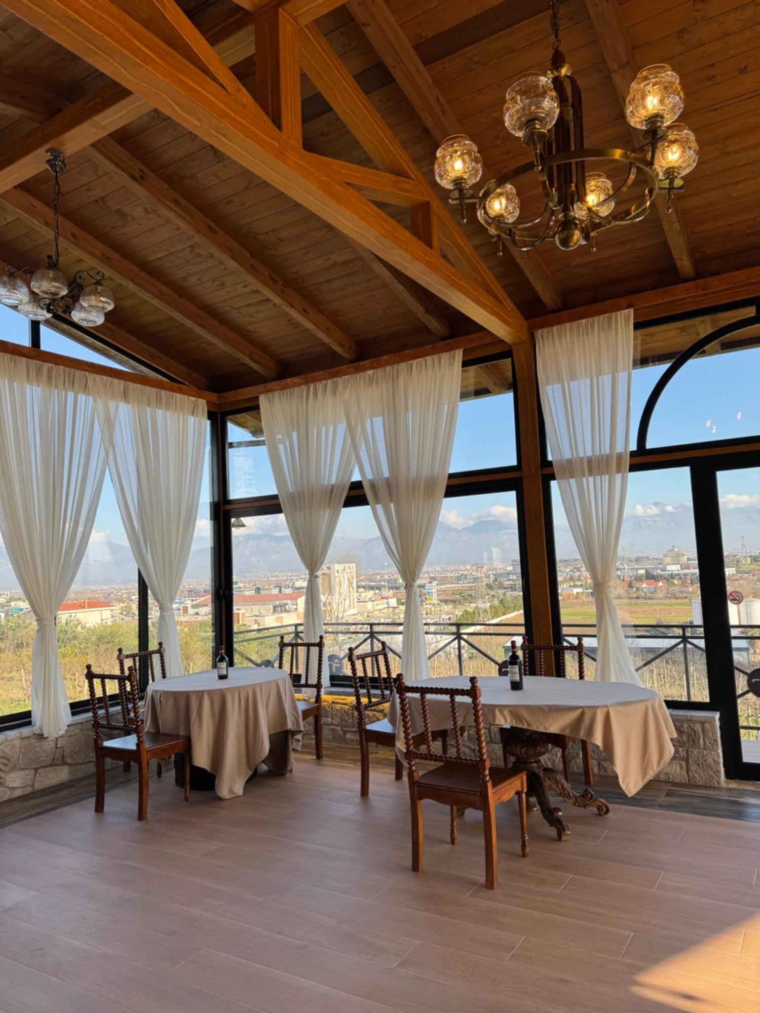 Vila Shehi Guesthouse And Winery Mucaj 외부 사진