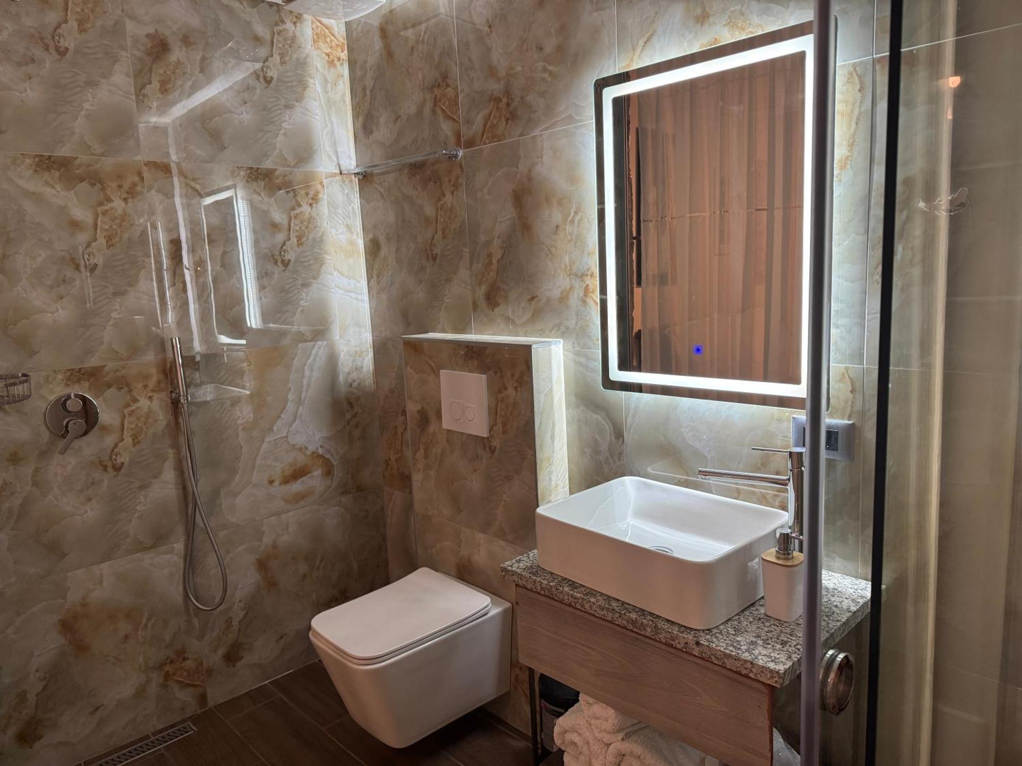 Vila Shehi Guesthouse And Winery Mucaj 외부 사진